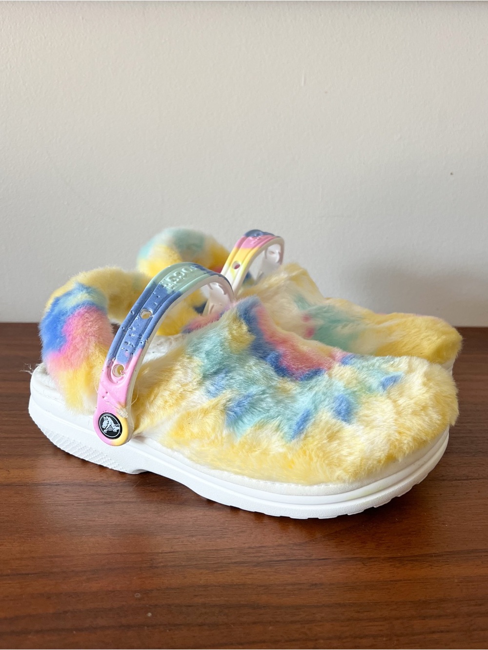 Crocs Fur Sure Clog Sandals Tie Dye Faux Fur White Lined Adult Size Women's 9